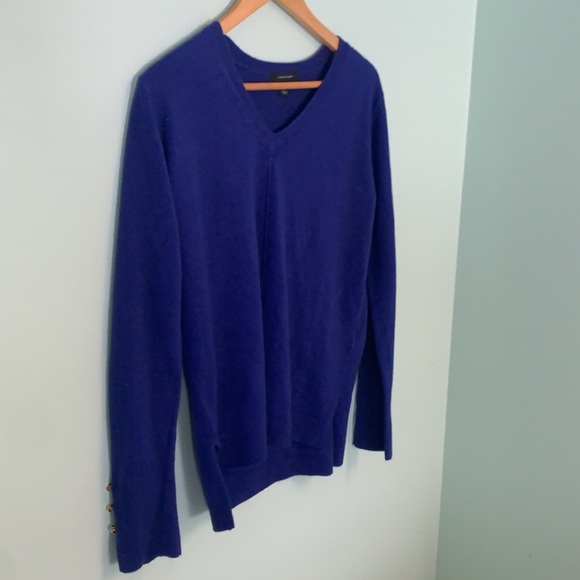 Sweater - Picture 1 of 2